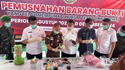 Kejari OKI Musnahkan Barang Bukti Tindak Pidana