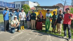 Lurah Epriyansyah Kolaborasi Forum RT/RW Kelurahan 26 Ilir Giat Tanam Bibit Unggull Buah