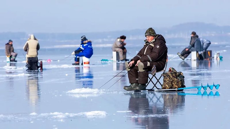 Ice fishing game online in Germany